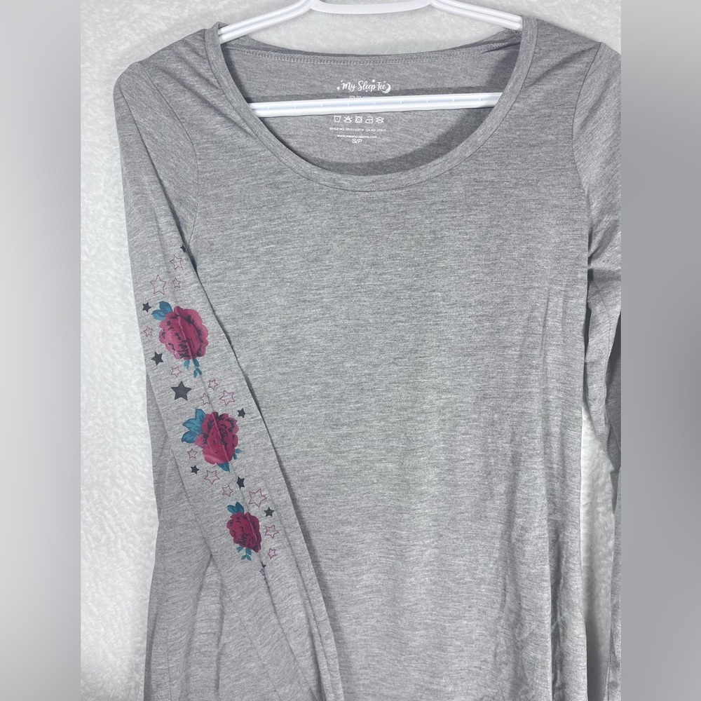 Gray Long Sleeve Top with Rose & Star Pattern - Like New, Size US S